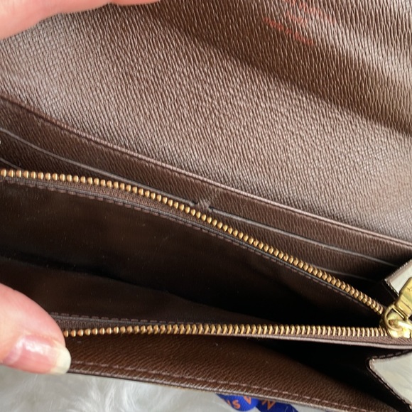 LOUIS VUITTON long snap wallet. EUC - Picture 6 of 16